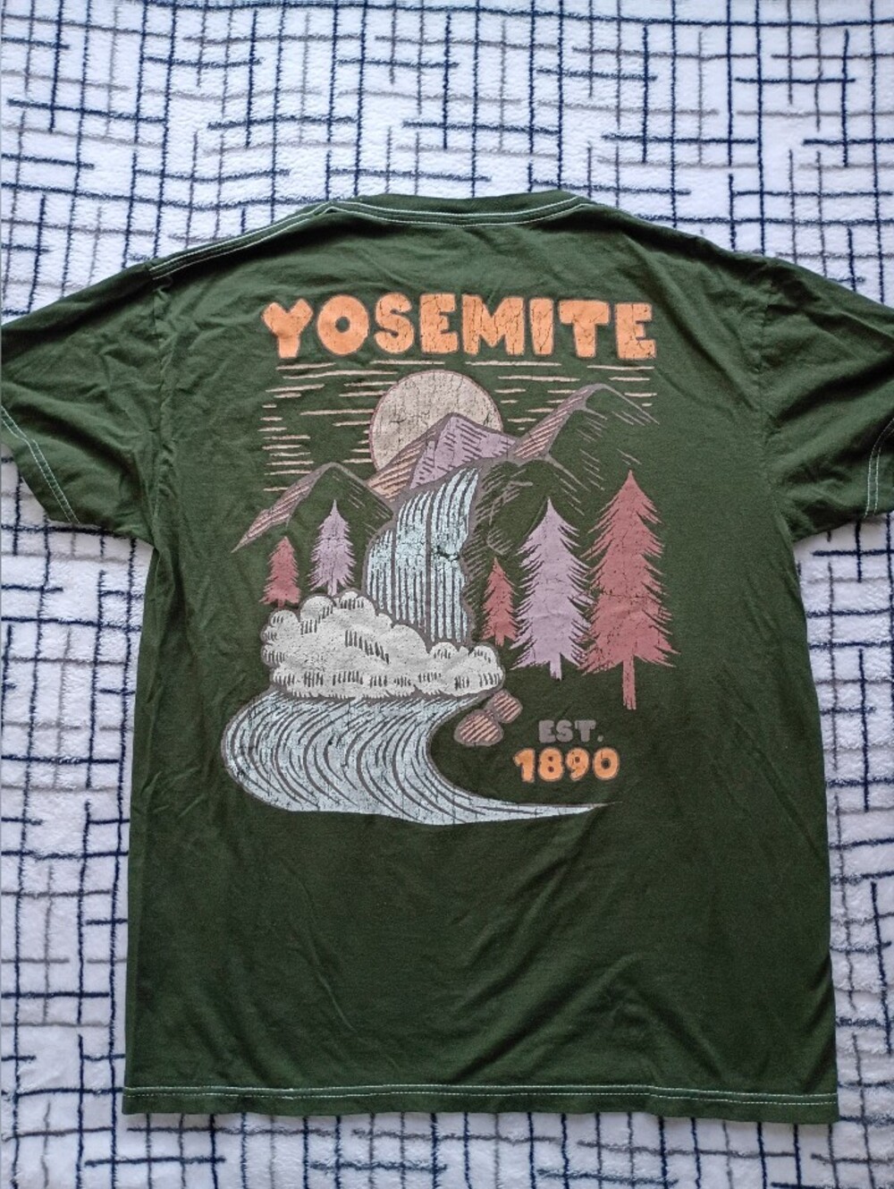 Women's Size Medium Yosemite Graphic Green Short Sleeve Tee READ DESCRIPTION